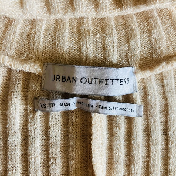 Urban Outfitters Sweater - Picture 9 of 9